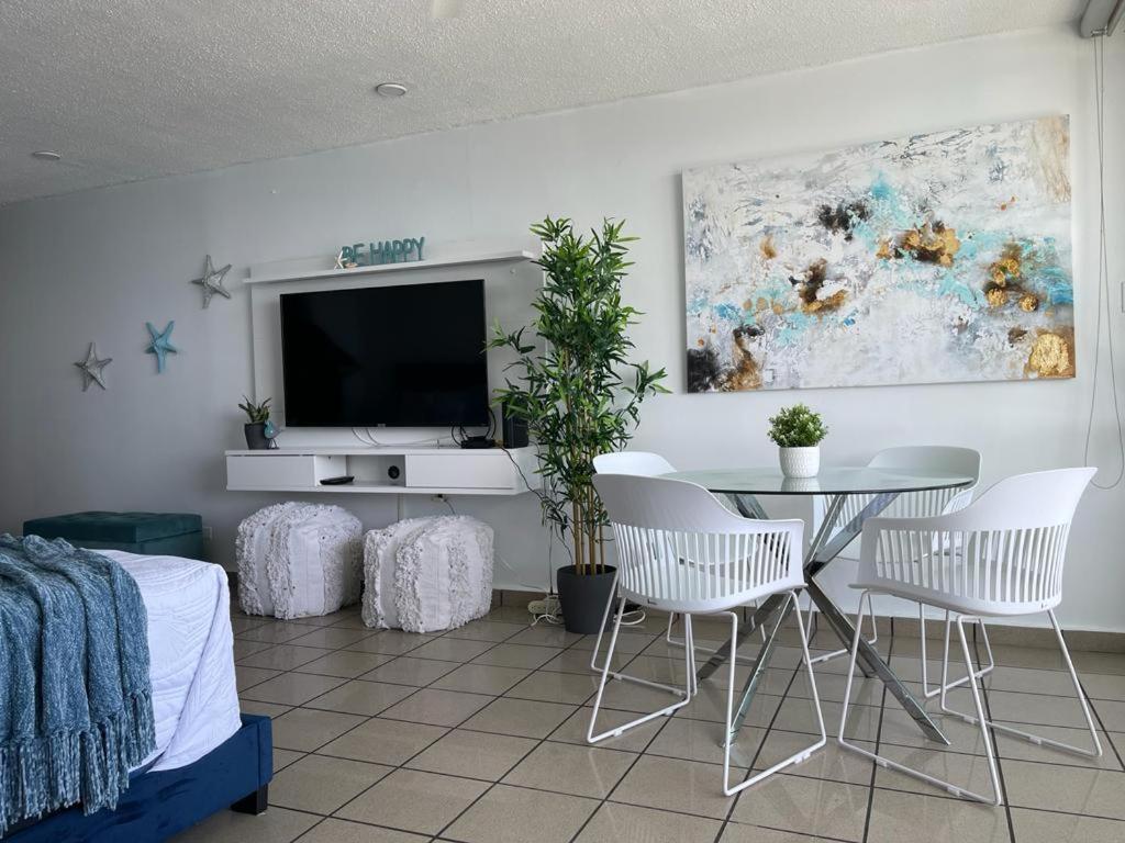 Beautiful Ocean Blue Love Oceanfront Apartment Fajardo Bagian luar foto