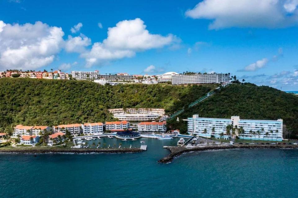 Beautiful Ocean Blue Love Oceanfront Apartment Fajardo Bagian luar foto