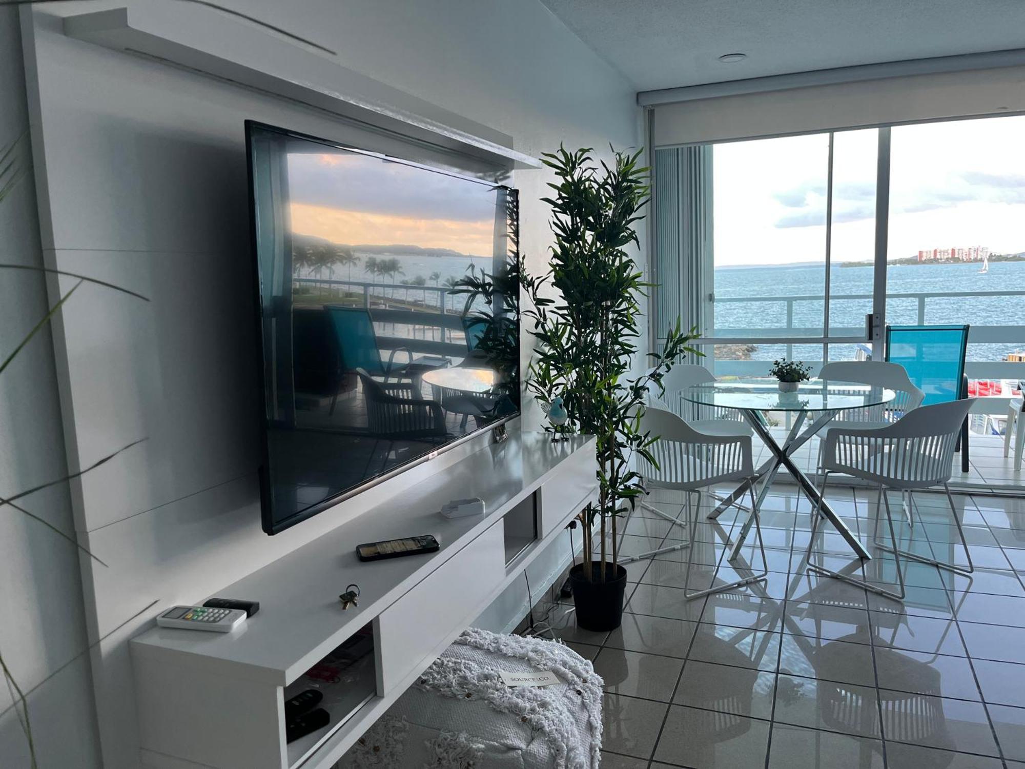 Beautiful Ocean Blue Love Oceanfront Apartment Fajardo Bagian luar foto